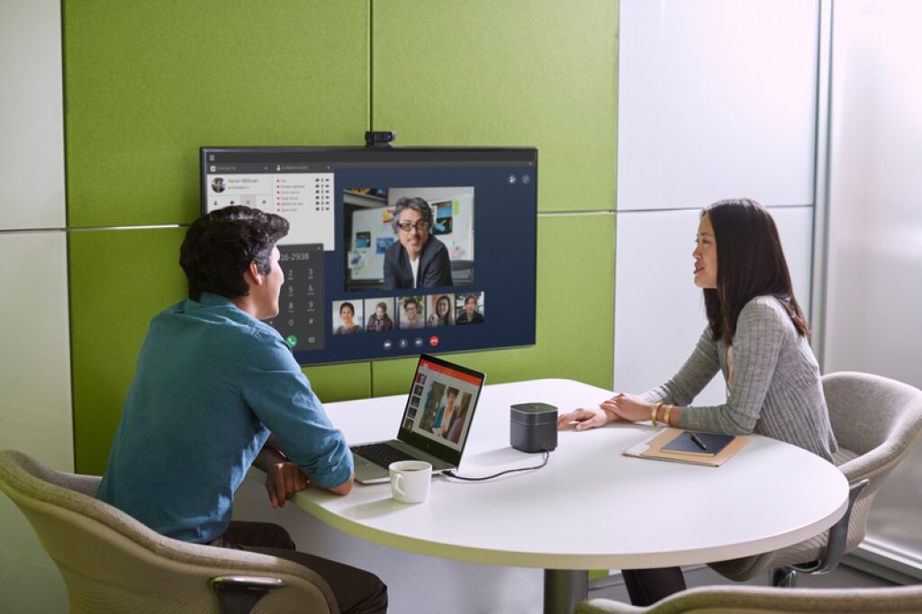 Videokonferenz mit Produkten von HP.